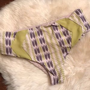 Acacia Bora Bora Bottom in Arrow M